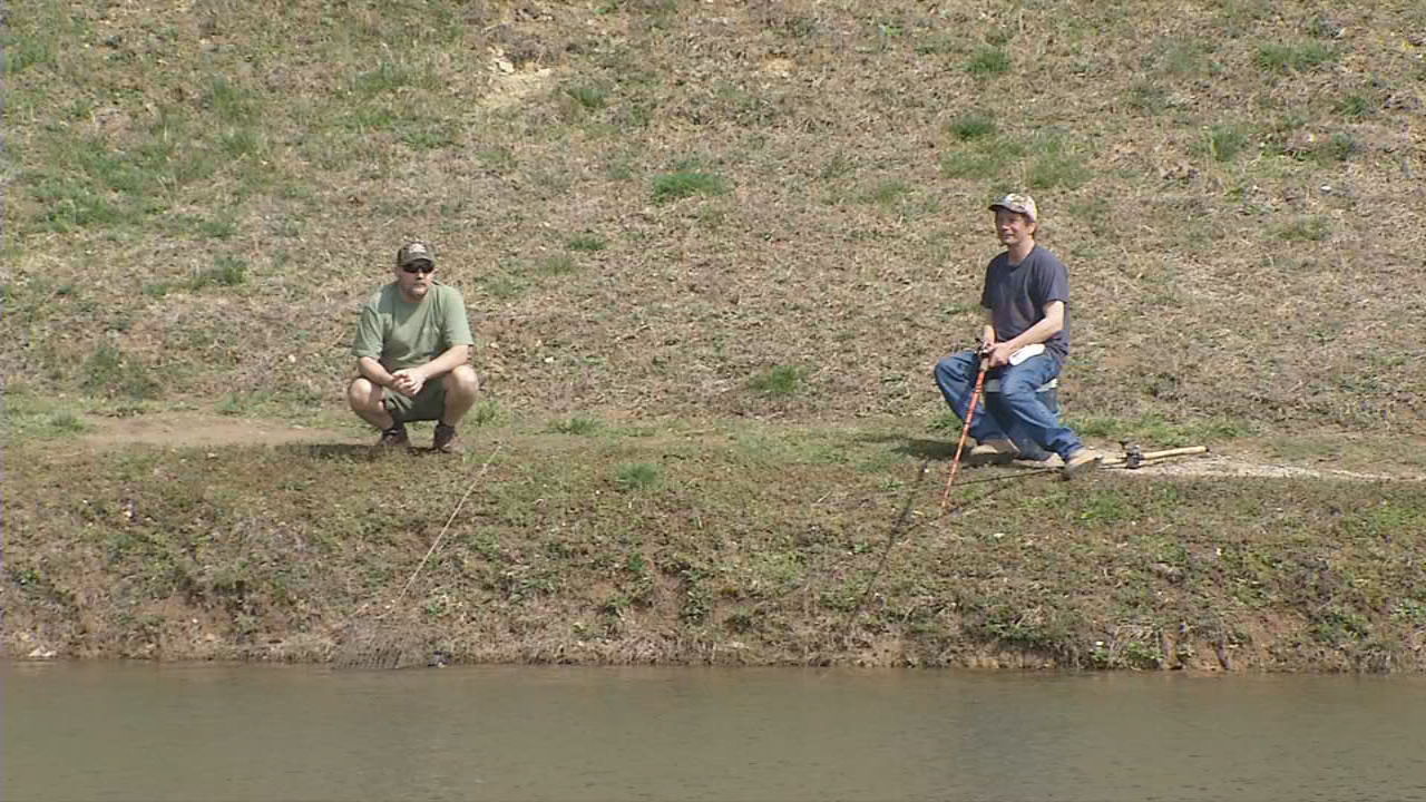 Bennett's Pay Lake stays open during outbreak